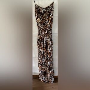 Cute leopard print strapless outfit.